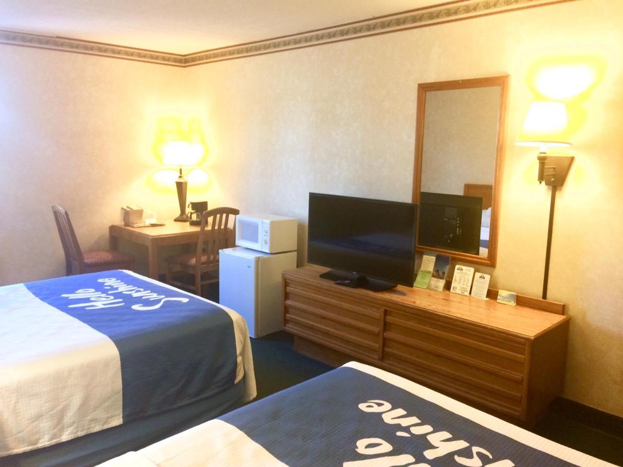 American Inn & Suites Dundee Bagian luar foto